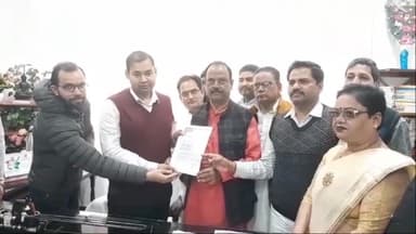 कोल: चुनावों के कारण मंडी व्यापारियों की समस्याओं को लेकर व्यापार मंडल ने कलेक्ट्रेट में ADM सिटी को दिया ज्ञापन