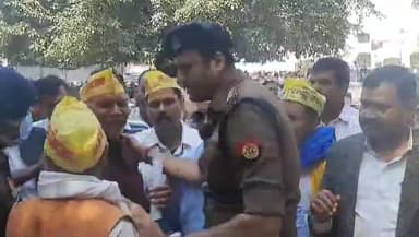 जिला मुख्यालय पर मोनिका पाल के हत्यारों को फांसी की सजा की मांग को लेकर किया प्रदर्शन