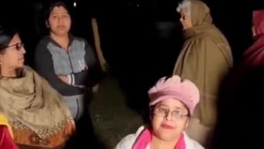 करनाल: पार्श्वनाथ सिटी में बिजली गुल होने से  देर  रात को लोगों ने देर रात इकट्ठे होकर किया रोष व्यक्त।