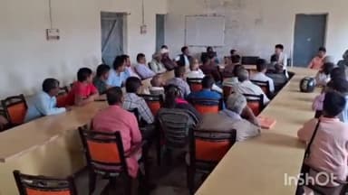 हरलाखी: हरलाखी प्रखंड के उमगांव TPC भवन में BDO व MO ने पीडीएस विक्रेतओं के साथ की बैठक