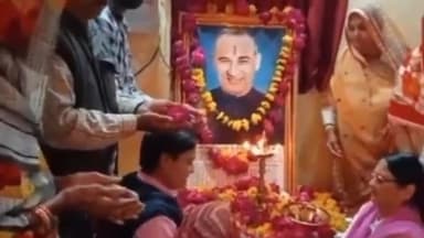 झांसी: झाँसी नगर के हजरयाना रायभवन मे सुप्रसिद्ध फिल्मी गीतकार इंदीवर की स्मृति में विचार एवं कवि संगोष्ठी के हुआ आयोजन