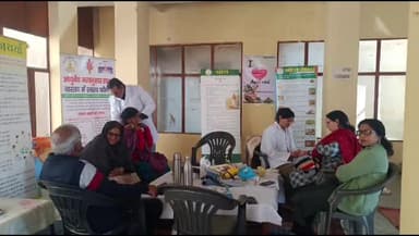 अर्की: बातल पंचायत के लोगों को घर द्वार पर स्वास्थ्य सुविधा देने के लिए लगाया गया निःशुल्क आयुर्वेदिक स्वास्थ्य शिविर