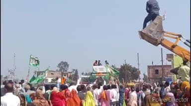 कहरा: जन विश्वास यात्रा के दौरान पटुआहा में कांग्रेस जिलाध्यक्ष के नेतृत्व में तेजस्वी के काफिले पर पुष्प वर्षा कर हुआ स्वागत