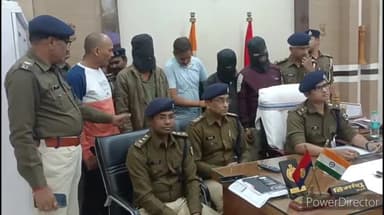 कहरा: रिटायर्ड शिक्षिका से ₹1 लाख की छिनतई मामले में अपराधी गिरफ्तार, SP ने ऑफिस में प्रेस को दी जानकारी