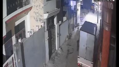 करनाल: दुर्गा कॉलोनी में घर के ताले तोड़कर लाखों के गहने व सामान हुआ चोरी, CCTV में कैद हुए चोर