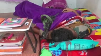 कवर्धा: कवर्धा जिला पंचायत CEO के सुरक्षाकर्मी कृष्णकुमार साहू ने सैनिक रूम मे अपने सर्विस गन से खुद को गोली मारकर की आत्म हत्या