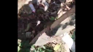 मंडुवाडीह क्षेत्र के बरेका में इलेक्ट्रिक बाइक चार्ज करते समय आग लग गई है दो व्यक्ति घायल