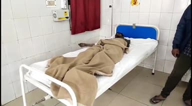 इटावा: भर्थना चौराहे के पास अचेत अवस्था में मिले युवक को ज़िला अस्पताल में कराया गया भर्ती, संबंधित थाने में दी गई सूचना