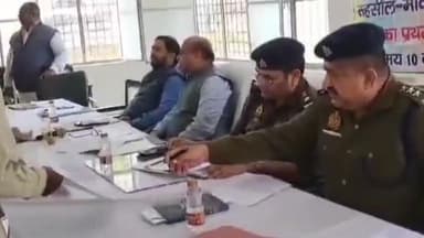 मौदहा: मौदहा तहसील परिसर में आयोजित समाधान दिवस में आई 43 शिकायतों में एक शिकायत का हो सका समाधान