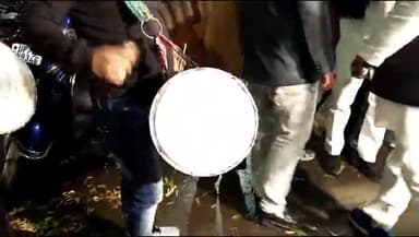 इटावा: सिंचाई विभाग गेस्ट हाउस में सांसद रामशंकर कठेरिया को दोबारा से भाजपा से टिकट मिलने पर जश्न मनाया गया