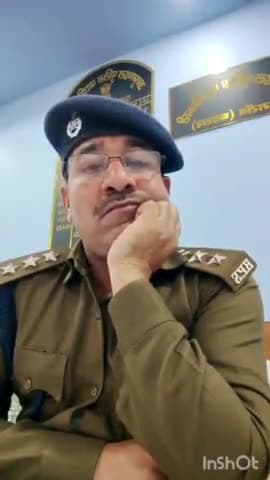 डुमरांव: पुलिस की मुहिम समस्या आपकी समाधान हमारा के तहत फेसबुक लाइव के माध्यम से डुमरांव में SDPO ने सुनी लोगों की समस्याएं