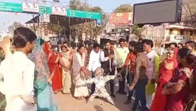 कवर्धा: TMC नेताओ द्वारा महिलाओं पर किए गए अत्याचार के विरोध में BJP महिला मोर्चा ने सिंगल चौक मे CM ममता बनर्जी किया पुतला दहन