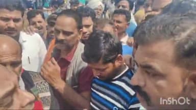 मऊरानीपुर: ओलावृष्टि से परेशान किसानों ने हाइवे पर कई घंटे किया चक्का जाम,मौके पर पहुंचे प्रशासनिक व पुलिस अधिकारी।