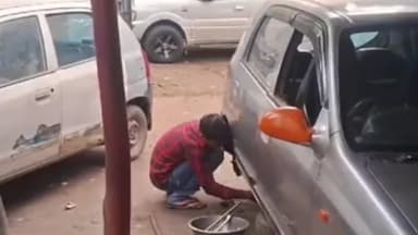 झांसी: झाँसी मे स्कूटी मालिक को भेज दिया गया कार का चालान, क्या गाजियाबाद की कार का चालान भरेगा झांसी का स्कूटी चालक, लगाई न्या