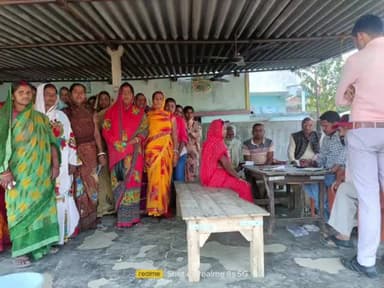 राघोपुर: रामपुर श्यामचंद पंचायत समेत प्रखंड के सभी डीलरों की दुकानों पर आयुष्मान कार्ड बनाने के लिए लगाए गए शिविर