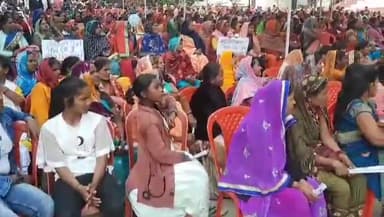 शास्त्री घाट पर महिला अधिकार सम्मेलन का हुआ आयोजन, महिलाओं को किया गया जागरूक