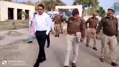 भदोही: डीएम विशाल सिंह ने अभोली ब्लॉक के एक दर्जन संवेदनशील, अति संवेदनशील बूथों का किया निरीक्षण।