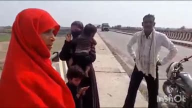 महसी: पारिवारिक विवाद में दो बच्चों सहित मां ने चहलारी घाट पुल से घाघरा नदी में कूदने का किया प्रयास, पुलिस ने बचाई जान।