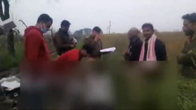 इटावा: अजबपुर के समीप नवयुवक ने फांसी लगाकर की आत्महत्या, पुलिस ने पोस्टमार्टम के बाद परिजनों को सौंपा शव