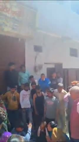 लालपुरा निवासी अमित राठौर ने व्यवसायी अनिल जैन द्वारा 20 लाख का गवन करने के आरोप से पीड़ित होकर फांसी लगाई