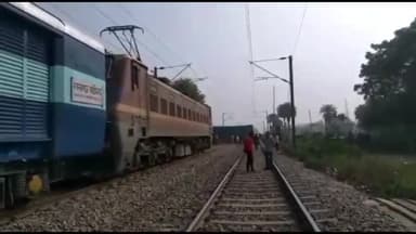 हरदोई: पत्नी के विदा न होने पर पति ने सेवा गांव के पास ट्रेन के आगे लगाई छलांग हुई मौत, पुलिस कार्रवाई में जुटी