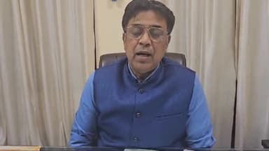 हरदोई: जिला आबकारी अधिकारी प्रदीप दुबे बोले-मल्लावां कस्बे के बटपनिया तालाब डूबने वाला युवक लियाकत शराब के नशे में नहीं था