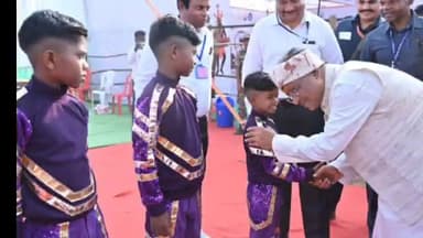 जगदलपुर: सीएम विष्णु देव ने चित्रकोट महोत्सव में अबूझमाड़ मल्ल खम्ब और स्पोर्ट्स एकेडमी के खिलाड़ियों से की मुलाक़ात