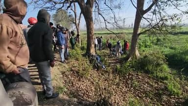 ब्रेकिंग न्यूज़ रामपुर 
 मिलक बिलासपुर मार्ग पर तेज रफ्तार बाइक सवार पेड़ से टकराया मोके पर मौके पर मोत रठौण्डा की धटना