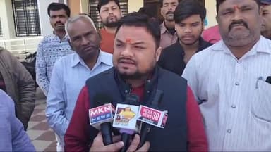 सिमरिया: पबई के चौरसिया परिवार के साथ हुई मारपीट को लेकर पुलिस के खिलाफ होगी कार्यवाही  भास्कर पांडे ने दी प्रतिक्रिया