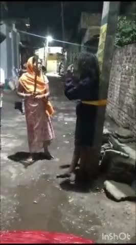 मुंगेर: ईस्ट कॉलोनी थाना क्षेत्र में  ई - रिक्शा बैटरी चोरी के मामले में युवती की पिटाई का सीसीटीवी फुटेज आया सामने