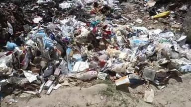 कहरा: सदर थाना के सदर अस्पताल पारामेडिकल हॉस्टल के छात्र कचरा से है परेशान, अस्पताल प्रबंधक ने कहा जल्द होगा कचरा का निदान