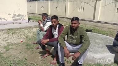 शाहजहांपुर: बंडा के चौराहा के पास ट्रैक्टर ट्रॉली की टक्कर से युवक की हुई मौत, स्थानीय लोगों ने चालक को पकड़कर किया पुलिस के हवाले