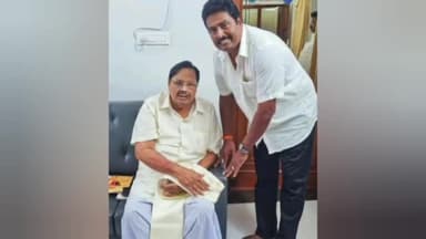 பண்ருட்டி: திமுக நிர்வாகிகளை அவர்களது இல்லத்திலும்,அலுவகத்திலும் நேரில் சந்தித்து வாழ்த்து பெற்ற அண்ணாகிராம ஒன்றிய செயலாளர்;புகைப்படங்களை சமூக வலைதளத்தில் பதிவு