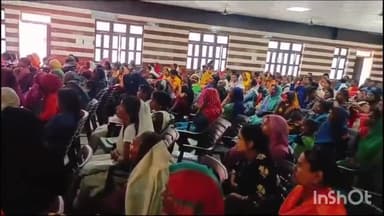 महसी: शिवपुर ब्लाक सभागार कक्ष में नारी शक्ति वंदन कार्यक्रम का हुआ आयोजन, सरकारी योजनाओं की दी जानकारी।