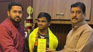 हरदोई: नेशनल वेट लिफ्टिंग प्रतियोगिता में तीन खिलाड़ियों ने बढ़ाया जिले का मान,धर्मशाला रोड स्थित कार्यालय पर किया गया सम्मानित