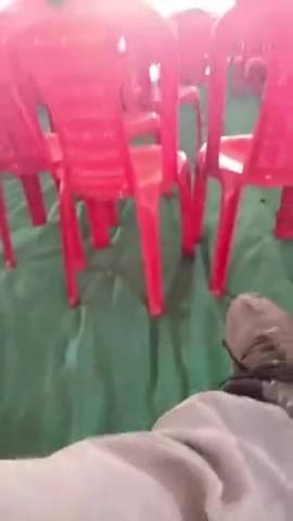 आज बिहार के बेतिया में प्रधानमंत्री मोदी जी की आयोजित रैली में प्रधानमंत्री के भाषण के दौरान खाली पड़ी कुर्सियों की तुलना Tejashwi Yadav  भैया की #जनविश्वास_महारैली से कीजिए और बिहार वासियों के मूड और पसंद का अंदाजा लगा लीजिए।