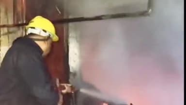 देहरादून: देर रात देहरादून के प्रेमनगर स्थित मीठी बेरी चौक के पास बाइक सर्विस कि दुकान में लगी भीषण आग, 12 बाइके जलकर हुई राख