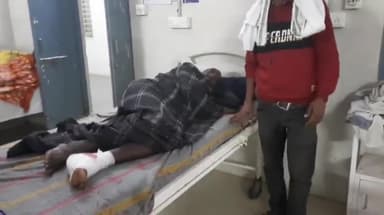 नरसिंहपुर: गाय चराने जंगल गए ग्राम भंडारदेव निवासी व्यक्ति पर भालू ने किया हमला