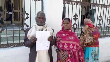 मैनपुरी: एलाऊ के ग्राम गढ़िया में पीड़िता को मकान से दबागो के द्वारा नहीं निकालने दिया जा रहा दरवाजा, एसपी से की शिकायत