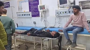 जमुई: अतिथि पैलेस के पास तेज रफ्तार बाइक हुई दुर्घटनाग्रस्त, तीन लोग हुए घायल