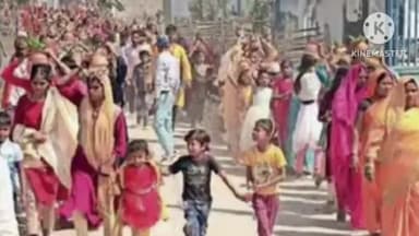 बगहा: बगहा में निकाली गई भव्य तरीके से कलश यात्रा