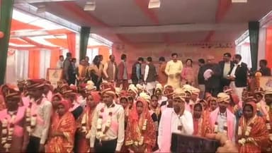 बदायूं: मुख्यमंत्री सामूहिक विवाह योजना के अंतर्गत बदायूं क्लब में 53 जोड़े परिणय सूत्र में बंधे
