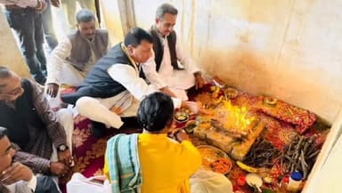 मनकापुर: मसकनवा फार्म हाउस पर लोकसभा चुनाव कार्यालय का सांसद ने किया उद्घाटन