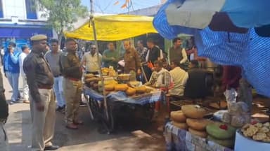 बूंदी: शहर की यातायात व्यवस्था सुधारने के लिए नवनियुक्त कोतवाली थाना अधिकारी ने थड़ी-ठेला व्यापारियों से की समझाइश