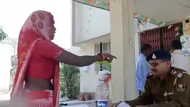 बाजपट्टी: मधुरापुर गांव में पड़ोसी ने घर बनाने से मना किया तो महिला पहुंची थाने