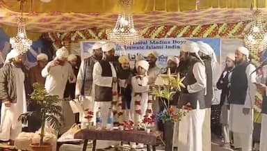 गोरखपुर: अंधियारीबाग स्थित मदरसा का नेत्रहीन छात्र बना हाफिज, 26 माह में कंठस्थ किया कुरान पाक