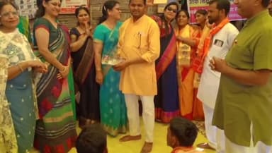 भगवानपुरा: गुमठा में वनयात्रा का हुआ समापन,बच्चों को वितरित की गईं सामग्री