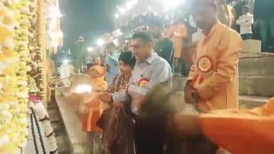 ज्ञानपुर: ज्ञान सरोवर तालाब पर महाशिवरात्रि पर्व पर हुई भव्य सजावट, जिलाधिकारी ने की आरती