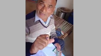 भरथना: लखना देहात पुराना नहर पुल पार मोहल्ला में नि:शुल्क आयुष्मान कार्ड ङिलीवरी के ₹30 की अवैध बसूली का वीडियो हुआ वायरल