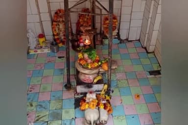 बमहेड़ी:- मे मनाया धूमधाम से  महाशिवरात्रि पर्व 
मुख्यातिथि:सीमित सैन (भाजपा नेता) 
आयोजक:कविता पुंडीर,आदित्य पुण्डीर